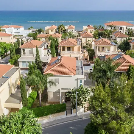 וילה Bay 3 Bedroom לרנקה